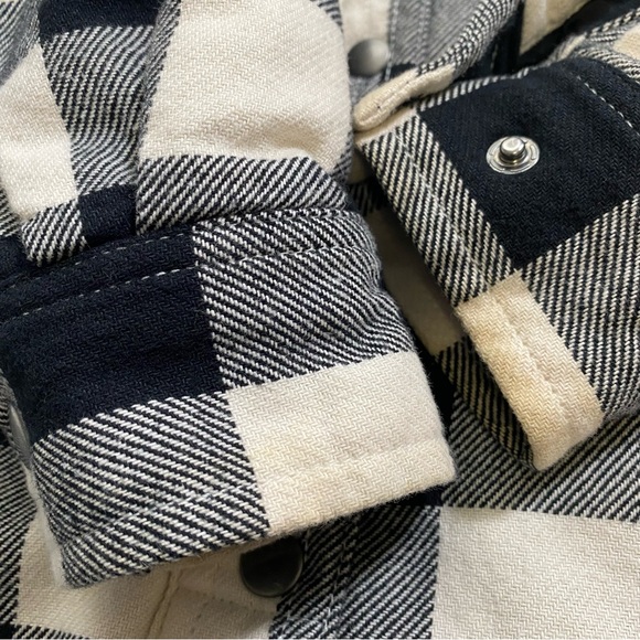 Duluth Trading Shacket Shirt Jacket Cream Black Check Fleece Lined Women's small - Picture 9 of 9